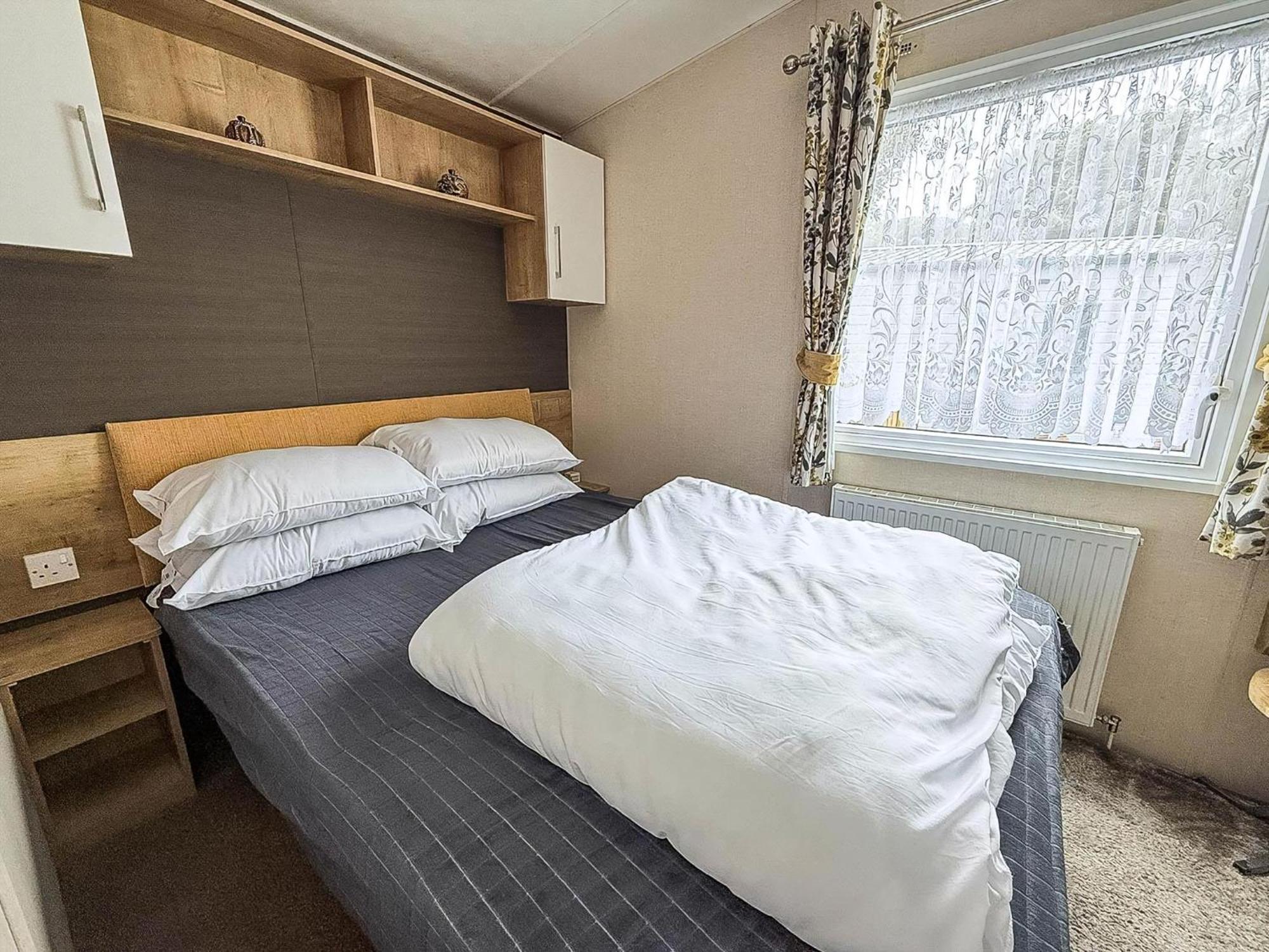 Brilliant Caravan With A Partial Sea View In Suffolk Ref 32026Az Lowestoft Eksteriør billede