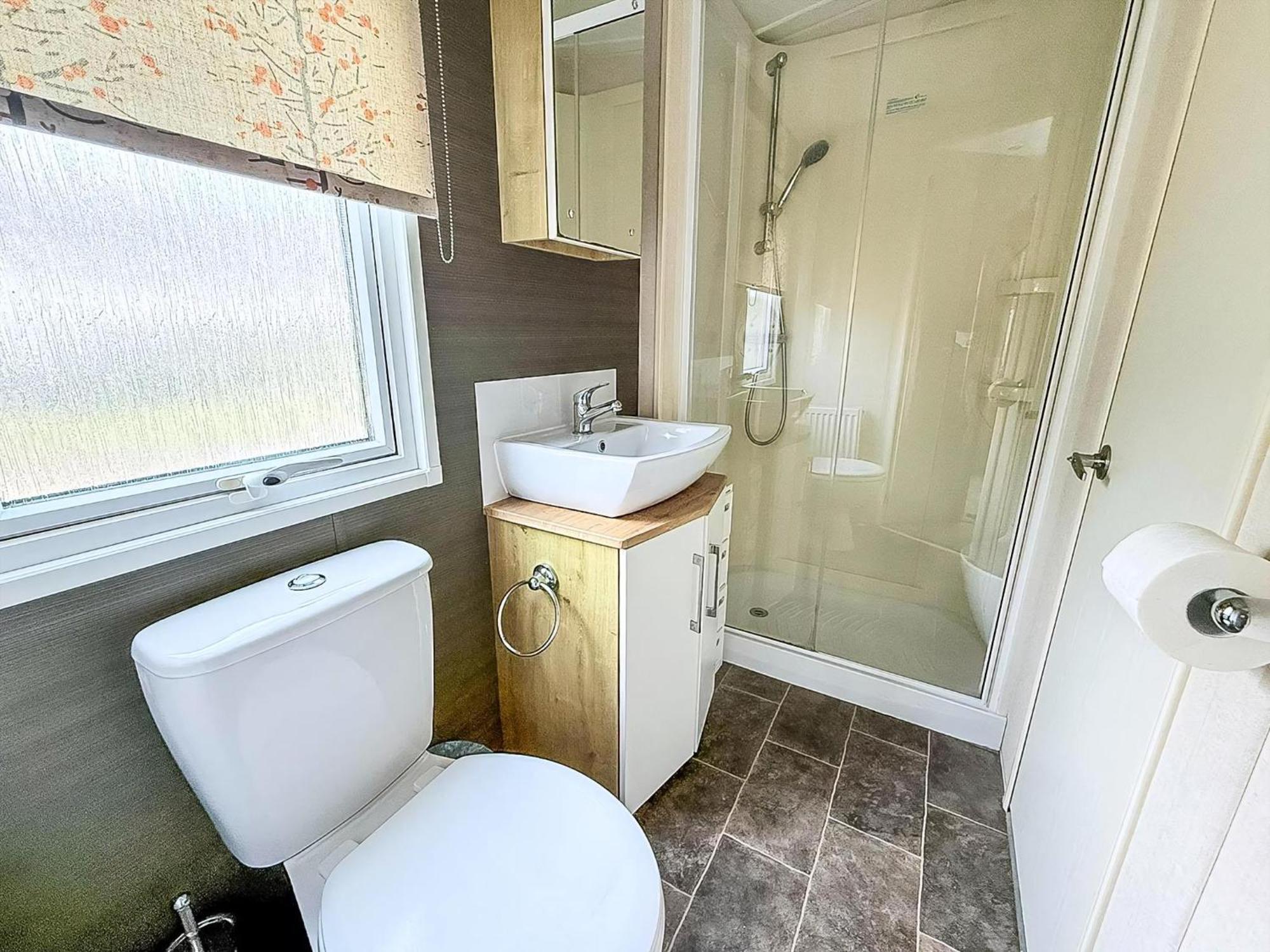 Brilliant Caravan With A Partial Sea View In Suffolk Ref 32026Az Lowestoft Eksteriør billede
